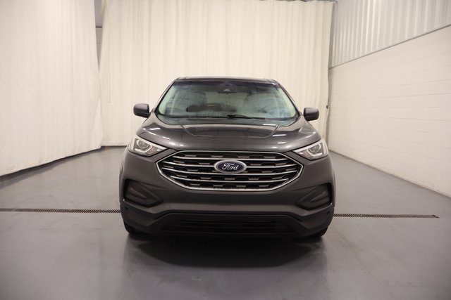 2020 Ford Edge SE photo 3