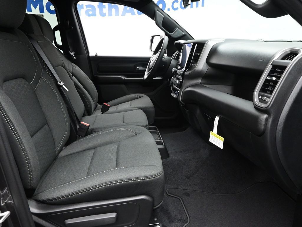 2025 Ram 1500 Tradesman photo 5
