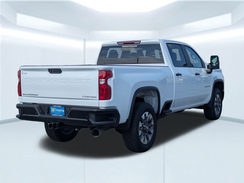 2025 Chevrolet Silverado 2500HD Custom photo 4