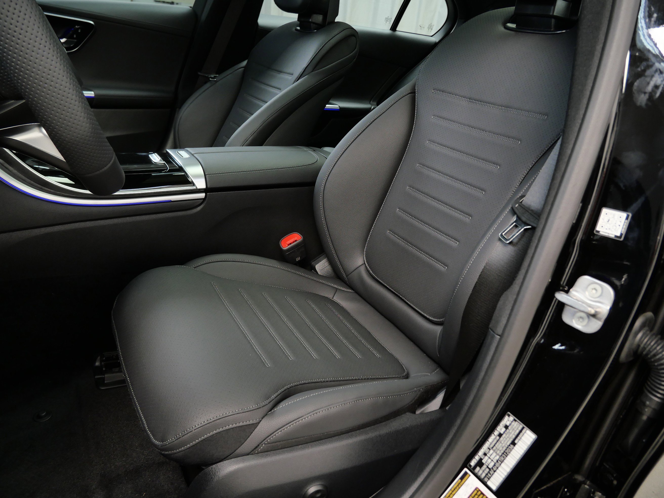 2026 Mercedes Benz C 300 4MATIC photo 2