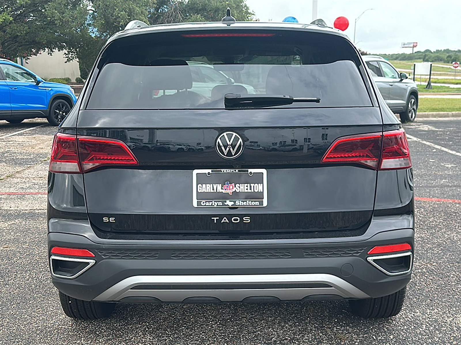 New 2024 Deep Black Pearl Effect Volkswagen SE image 7