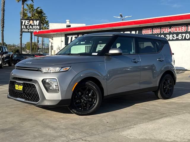 2022 Kia Soul LX photo 2
