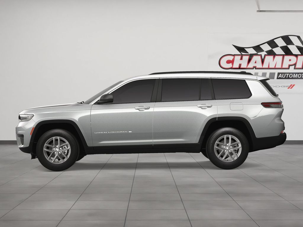 2025 Jeep Grand Cherokee Laredo X photo 3