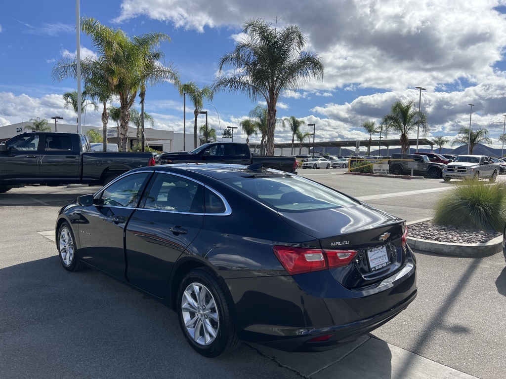 2023 Chevrolet Malibu 1LT photo 2