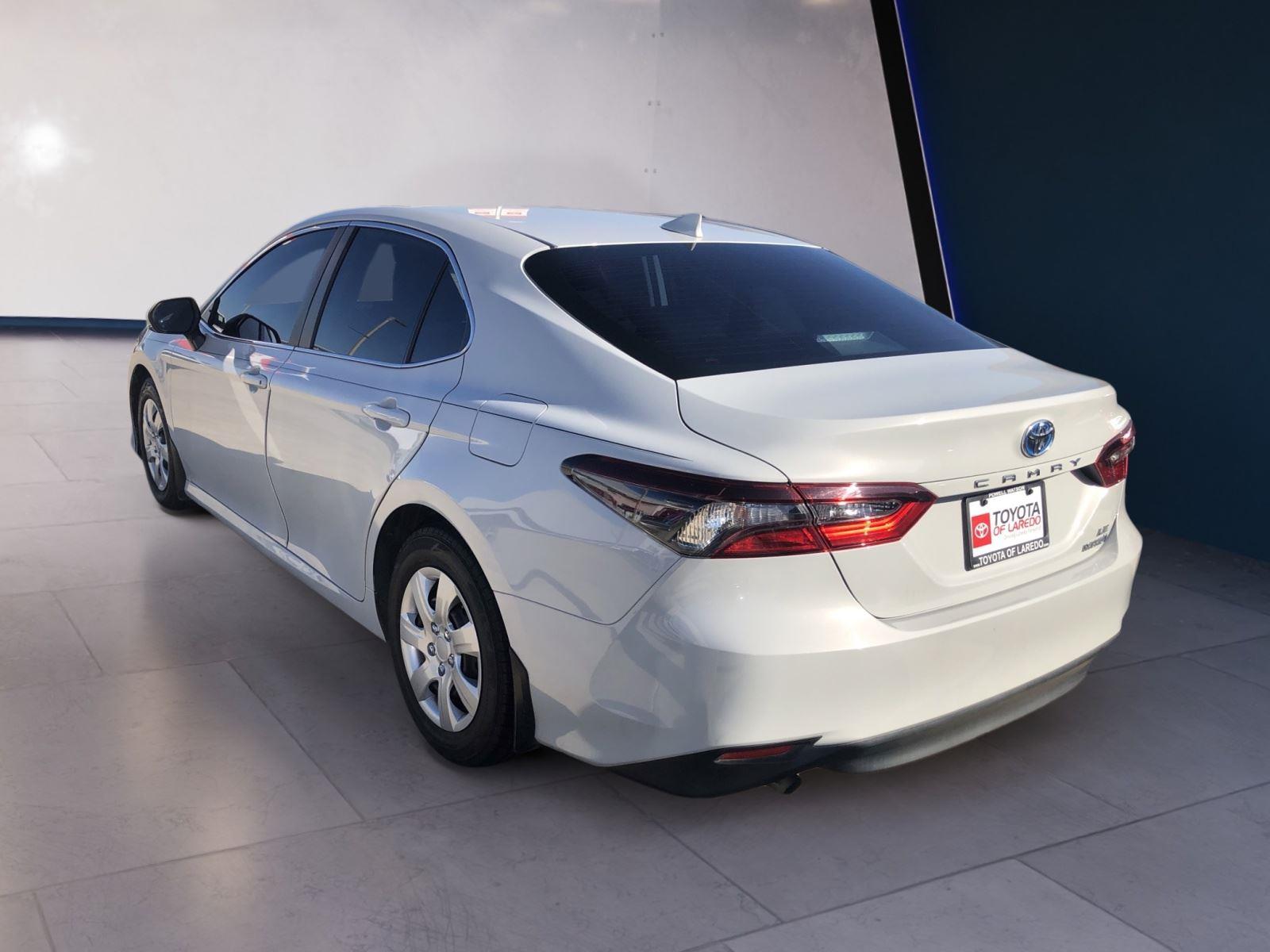 2022 Toyota Camry Hybrid LE photo 5
