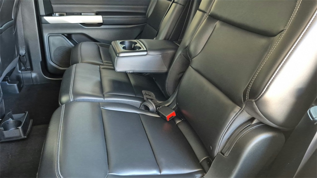 2024 Ford Explorer XLT photo 21
