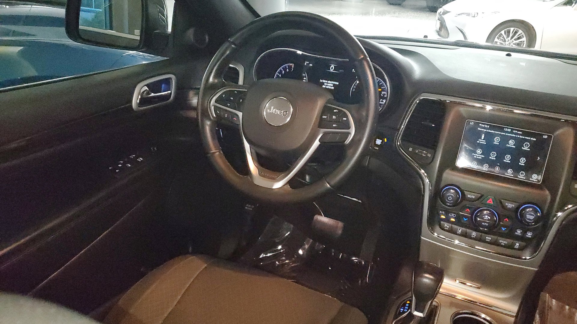 2021 Jeep Grand Cherokee Laredo E photo 10
