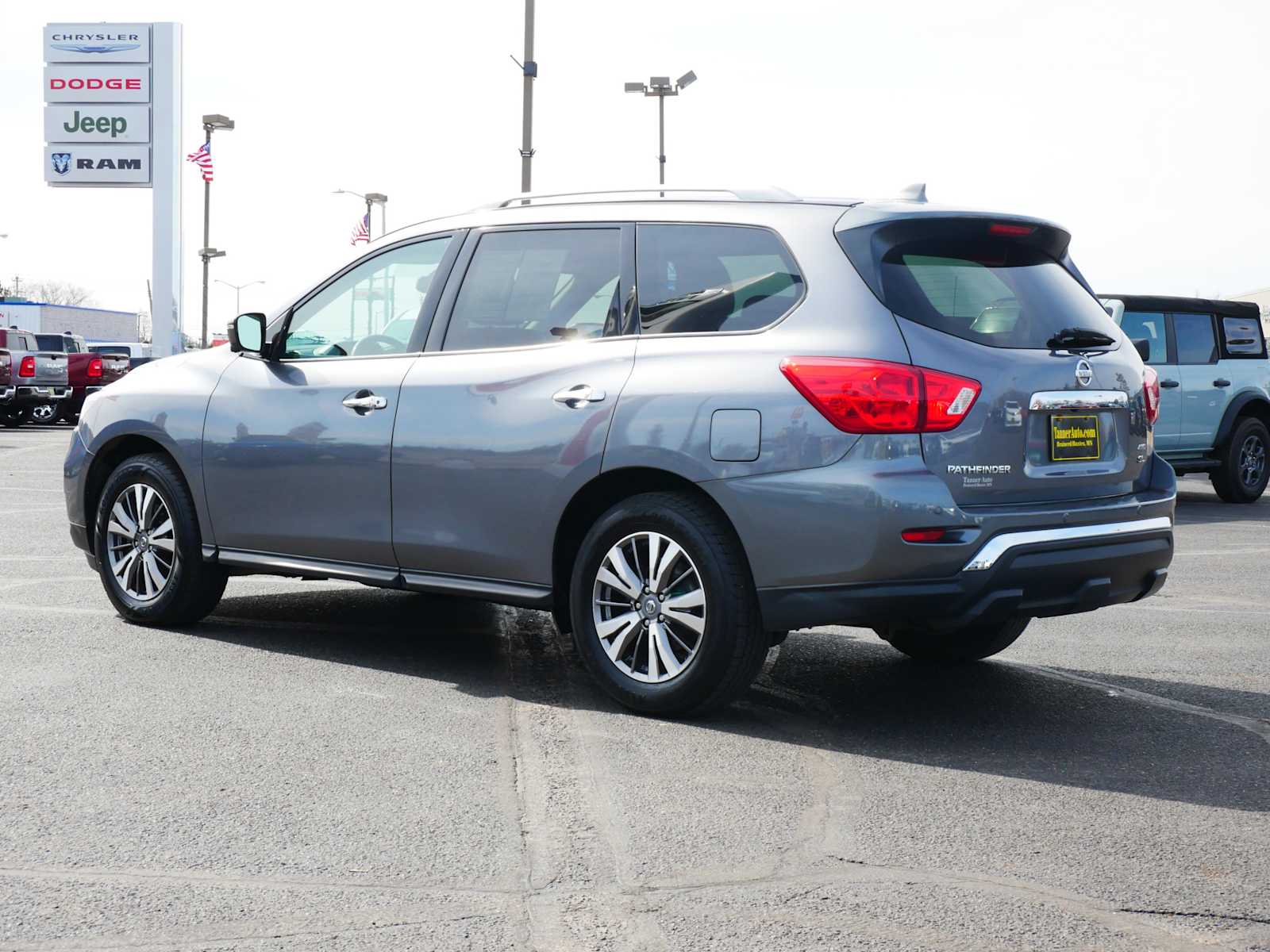 2020 Nissan Pathfinder SL photo 5
