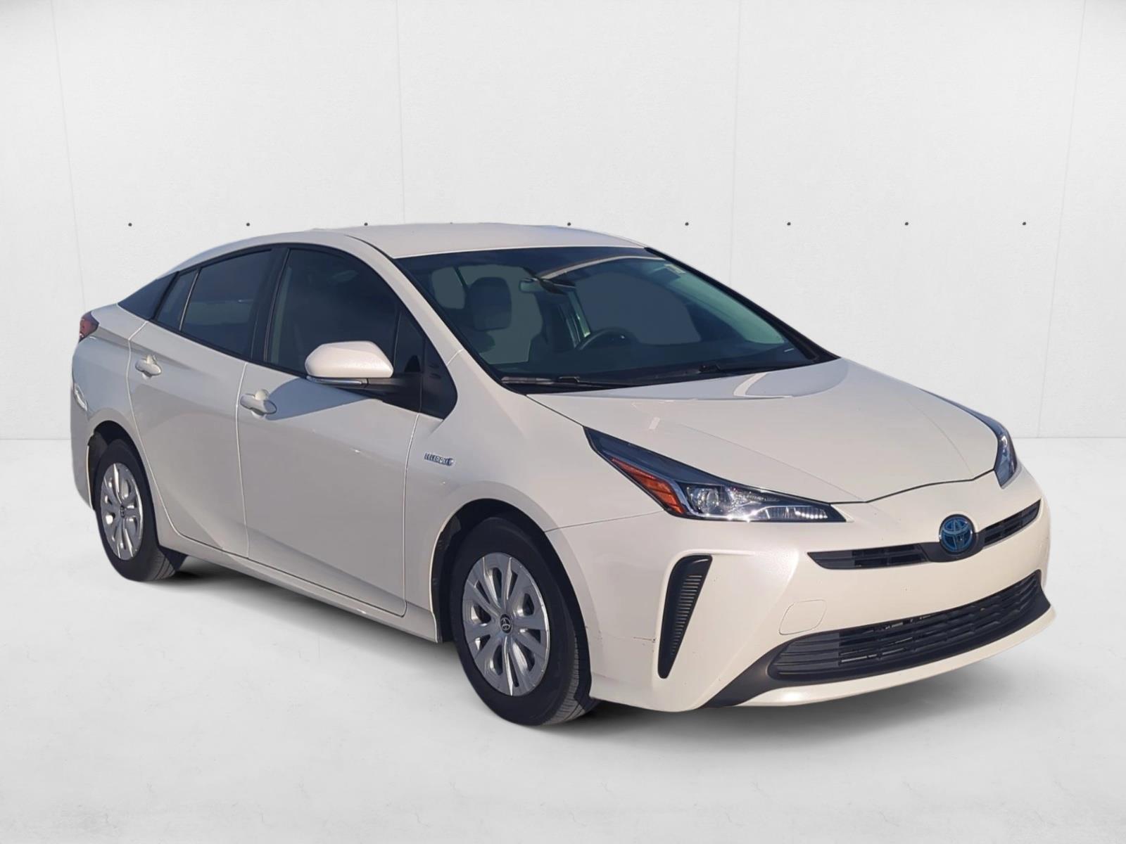 2020 Toyota Prius L Eco photo 3