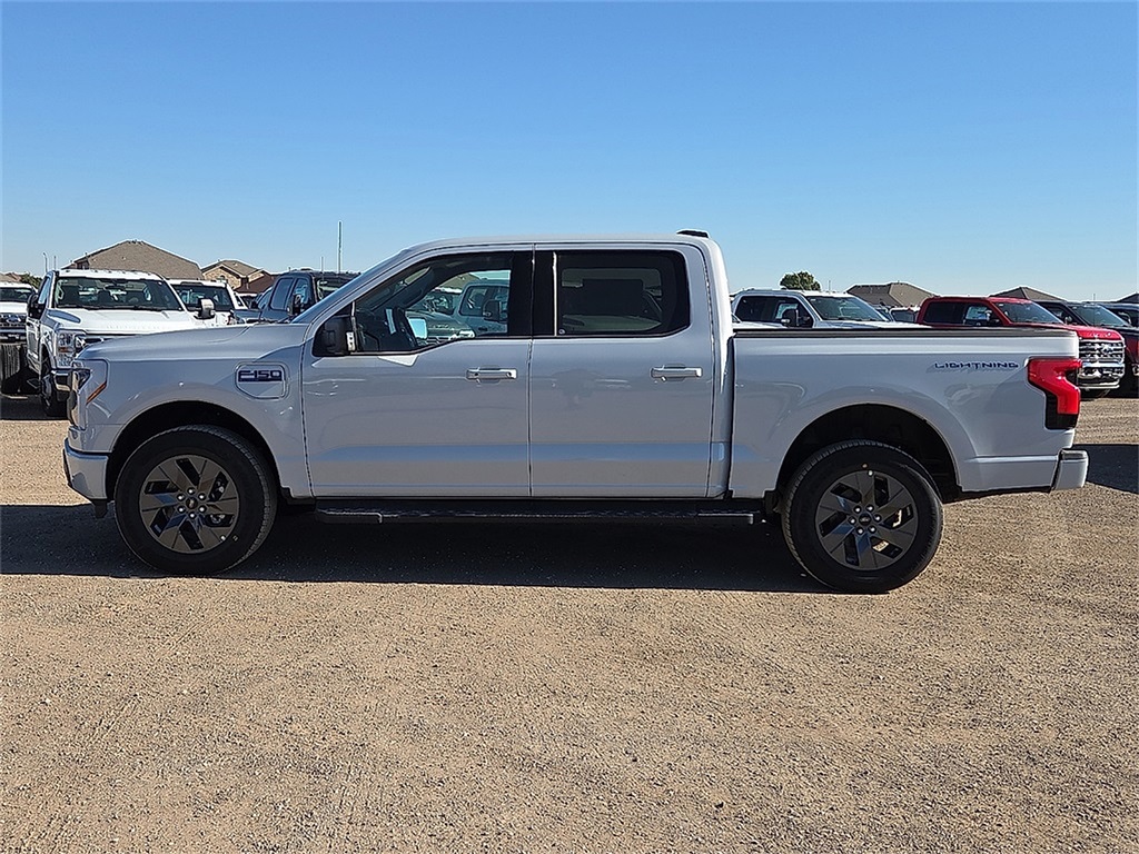 2025 Ford F-150 Lightning photo 2