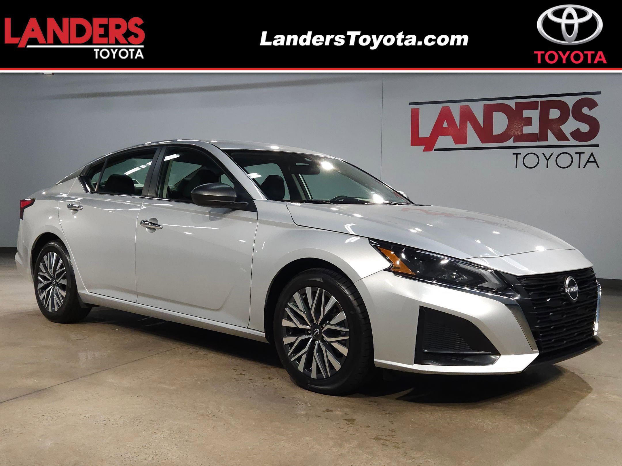 2024 Nissan Altima SV's photo