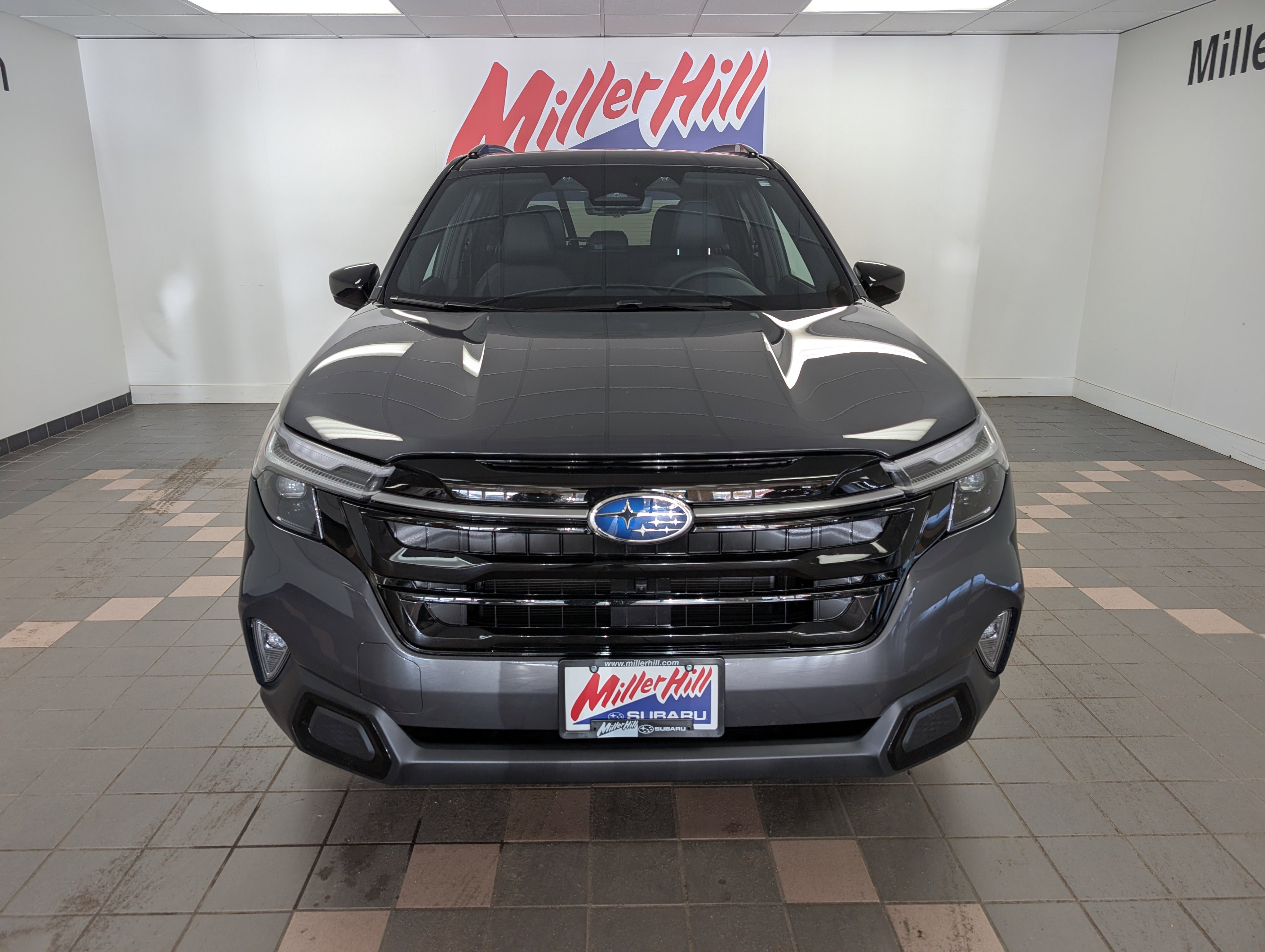 2025 Subaru Forester Touring photo 3