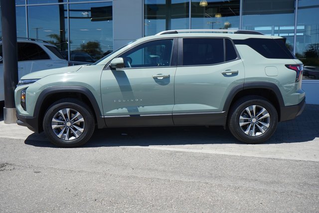 2025 Chevrolet Equinox LT photo 4
