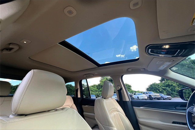 2022 Jeep Grand Cherokee Limited photo 25