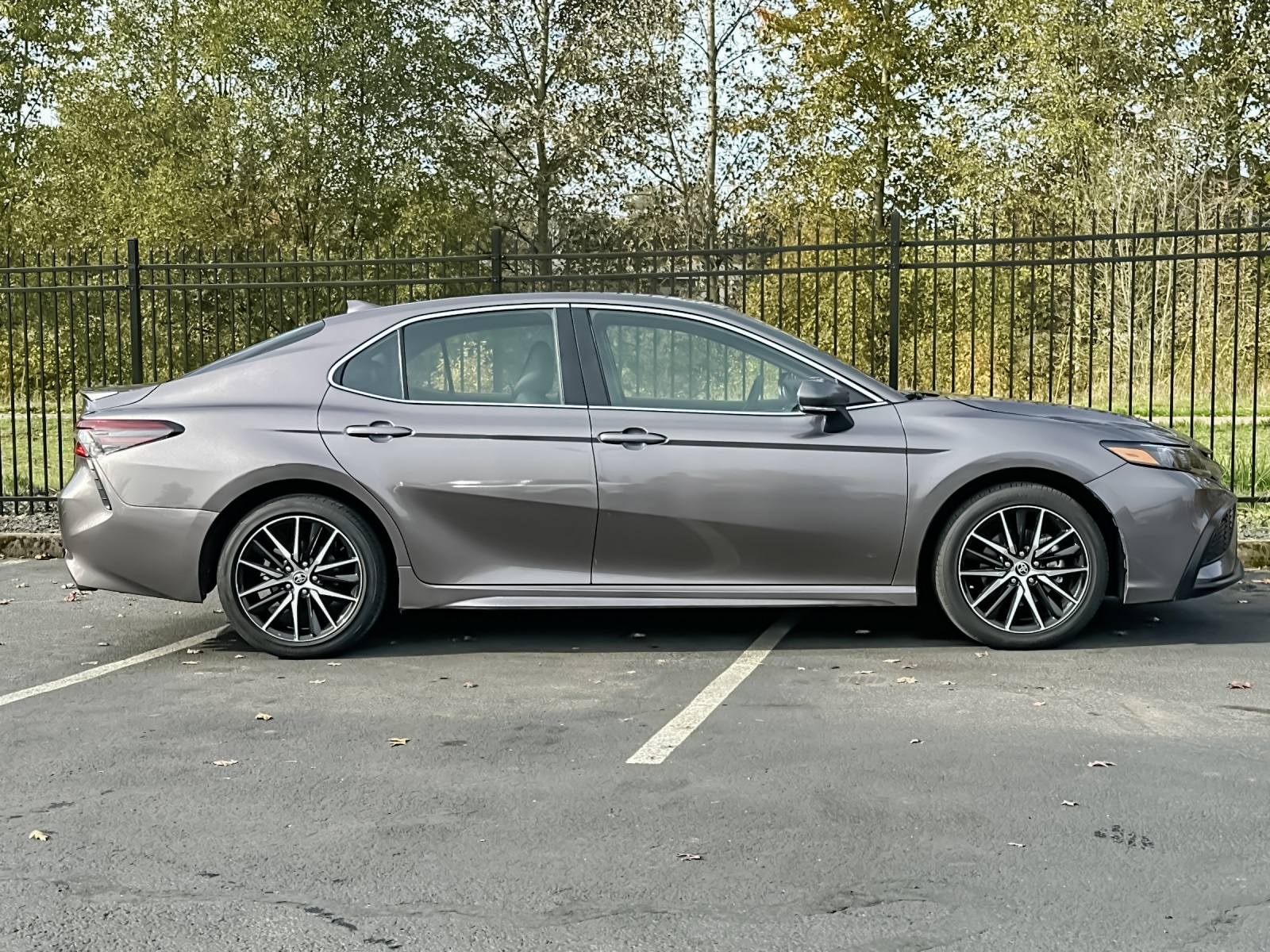 2024 Toyota Camry SE photo 2