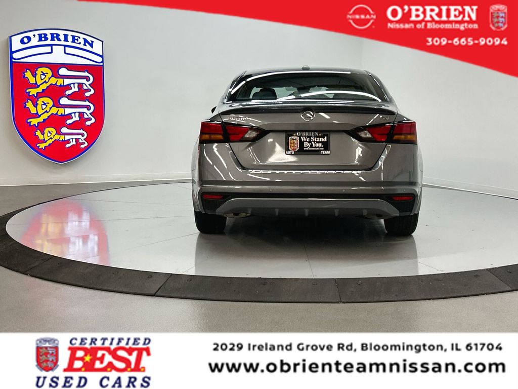 2022 Nissan Altima SV's photo