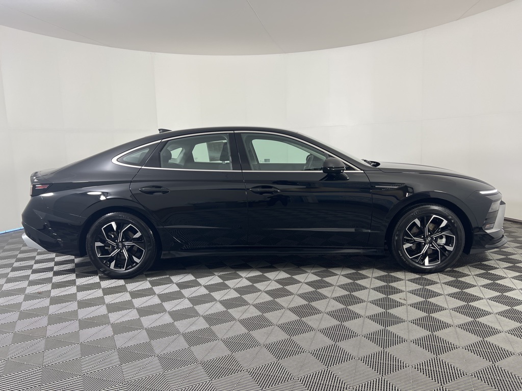 2025 Hyundai Sonata SEL photo 4