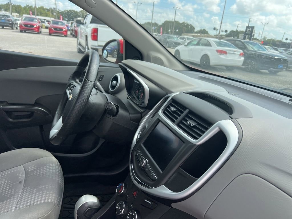 2020 Chevrolet Sonic LT photo 14