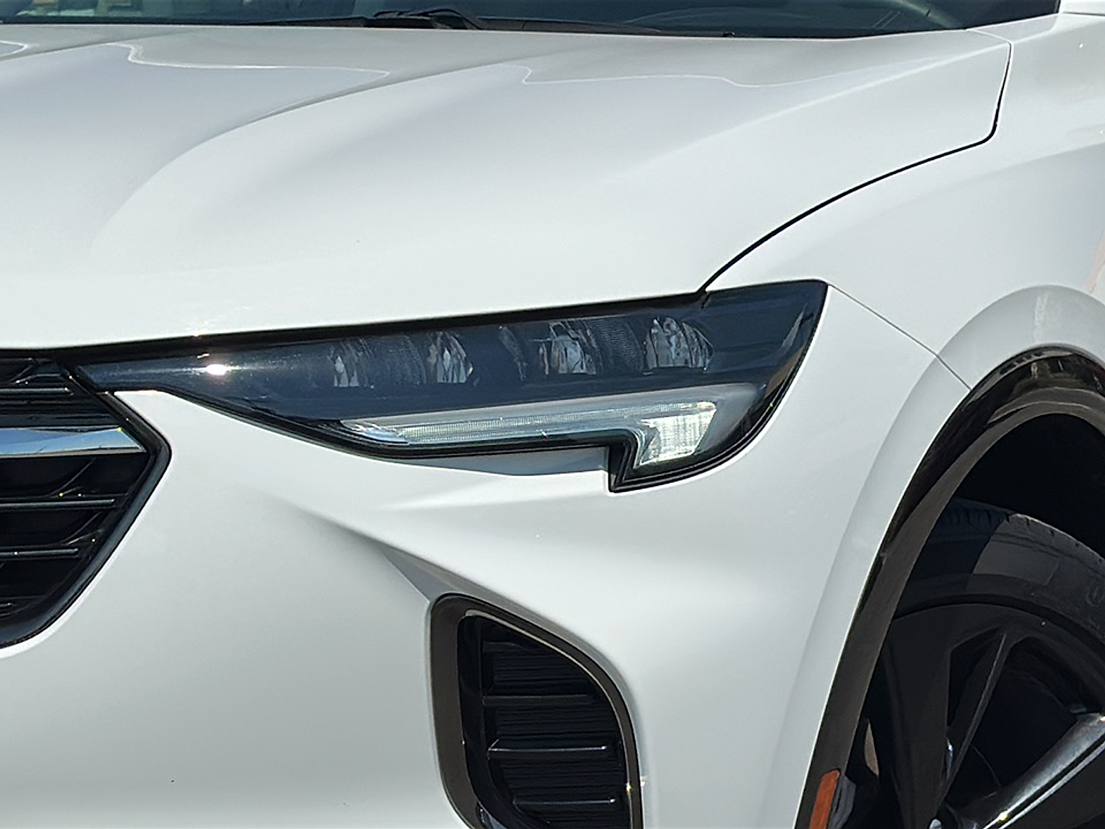 2023 Buick Envision Essence photo 2