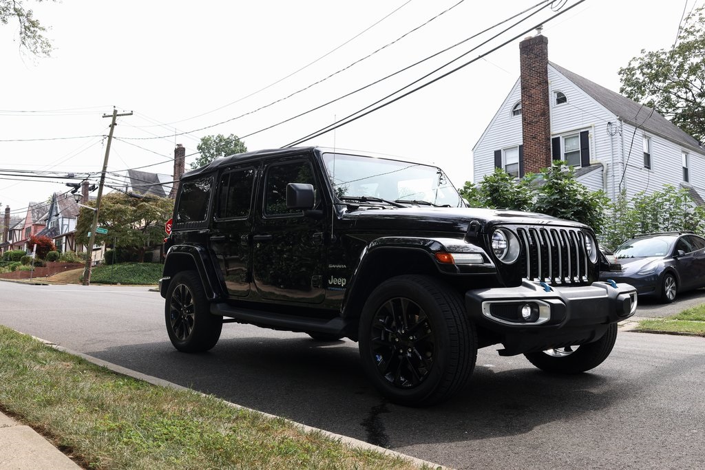 2023 Jeep Wrangler Sahara 4xe photo 6