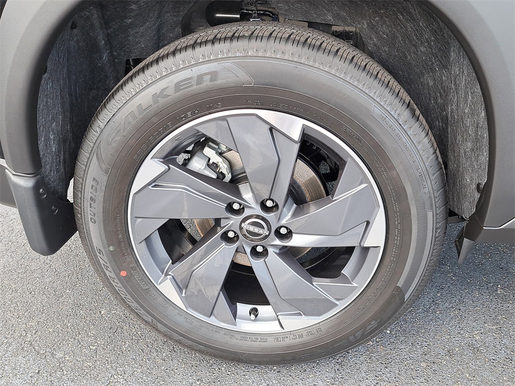2026 Nissan Rogue SV photo 8