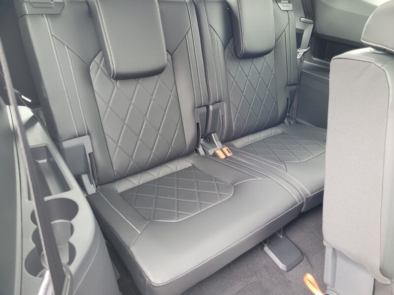 2026 Volkswagen Atlas SEL Premium R-Line photo 8