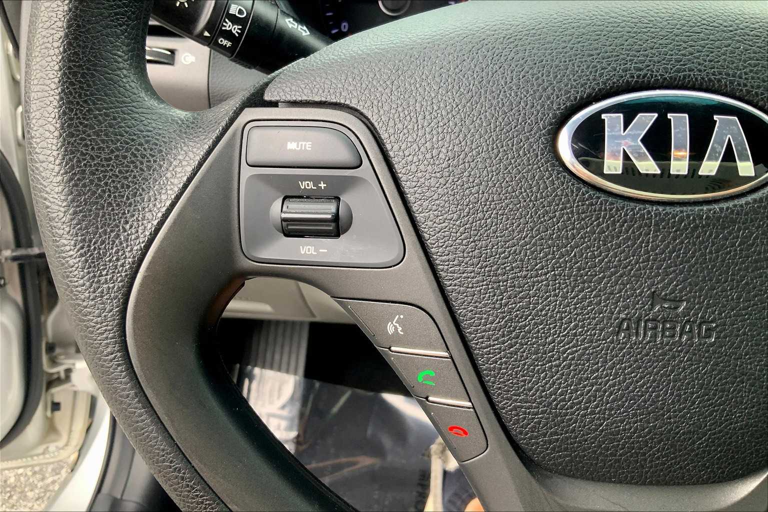 2016 Kia Forte LX photo 21