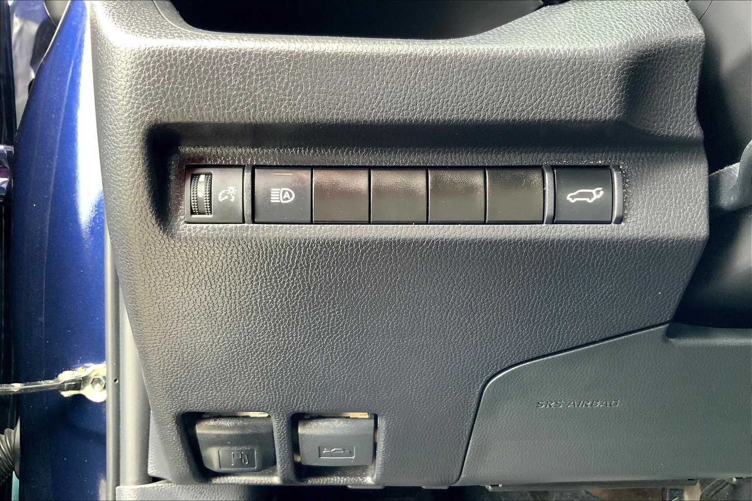 2024 Toyota RAV4 XLE photo 32
