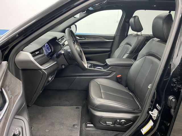 2025 Jeep Grand Cherokee Limited photo 4