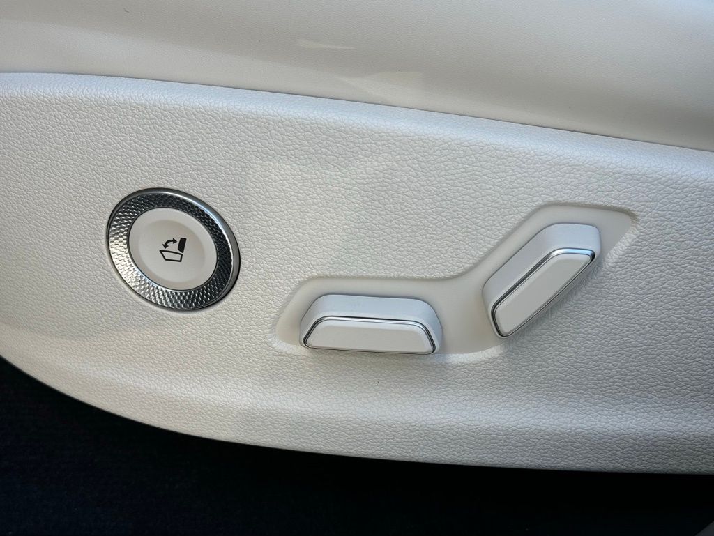 2025 Genesis GV80 3.5T Prestige photo 18