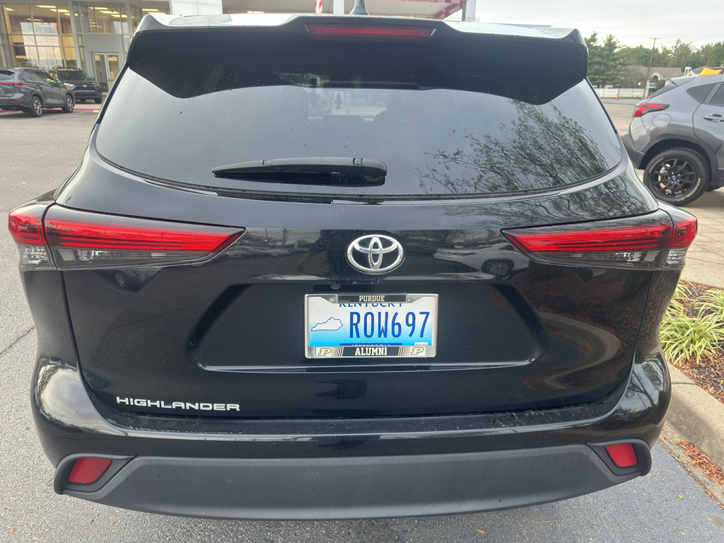 2021 Toyota Highlander L photo 3