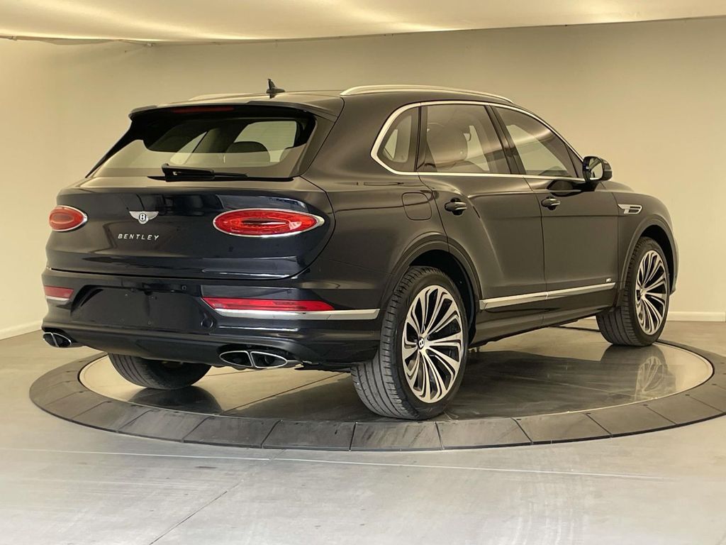2022 Bentley Bentayga V8 photo 7