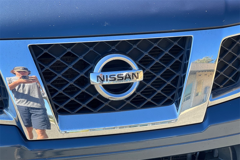 2017 Nissan Frontier SV photo 5