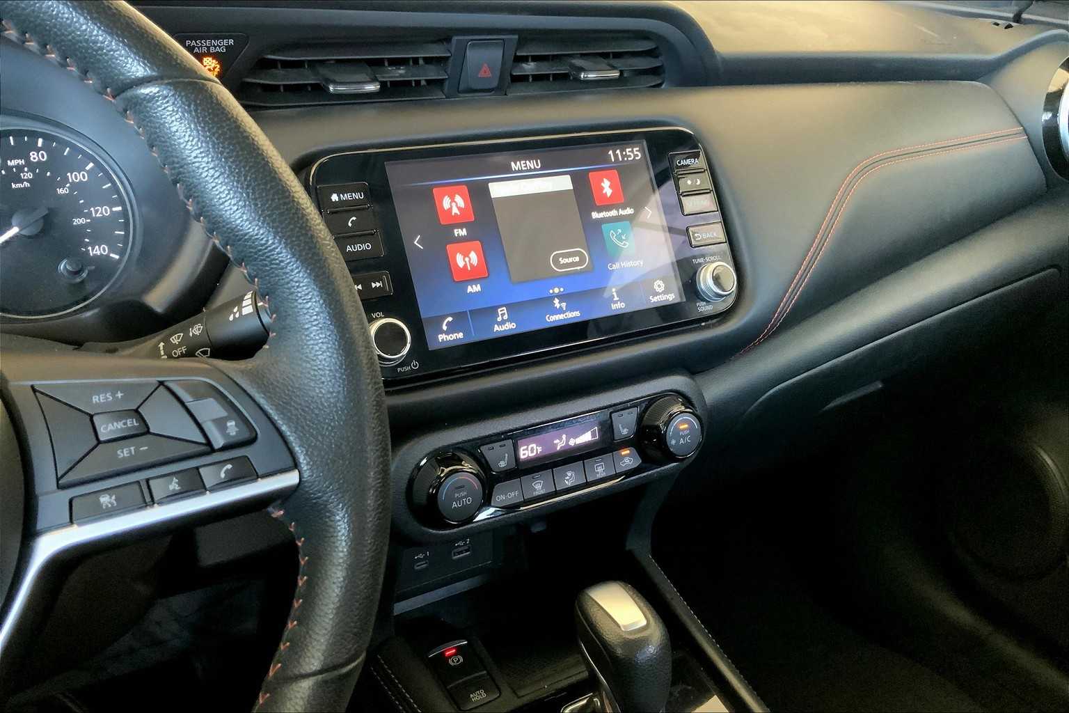 2021 Nissan Kicks SR photo 6