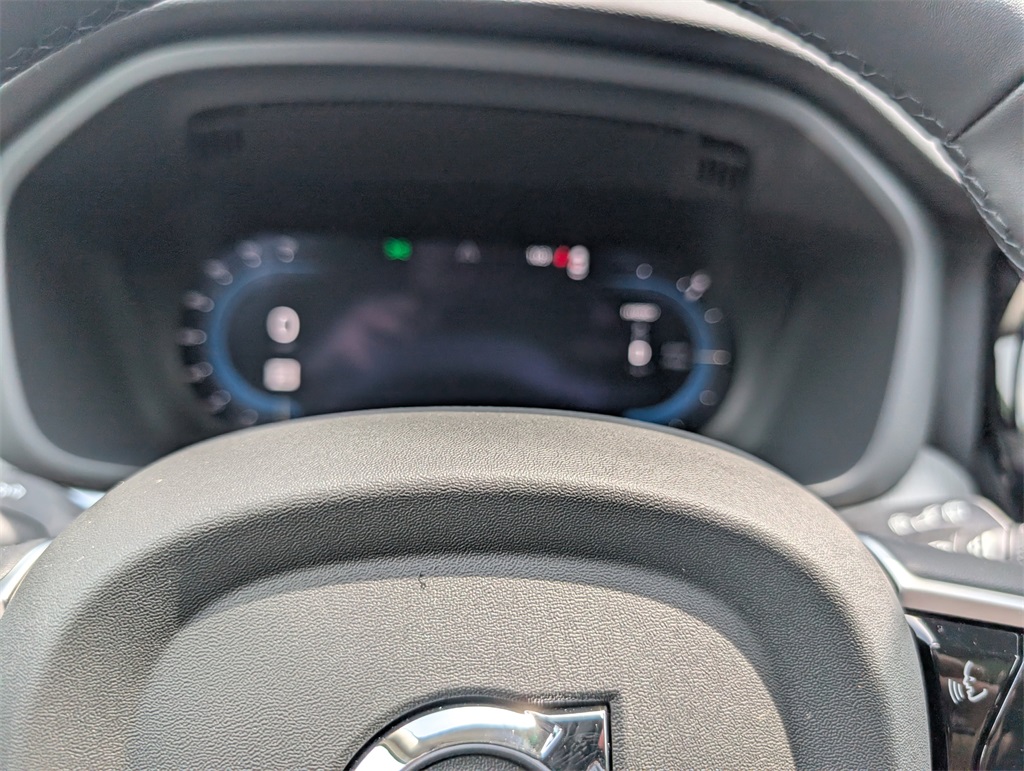 2025 Volvo XC60 T8 Plus photo 22