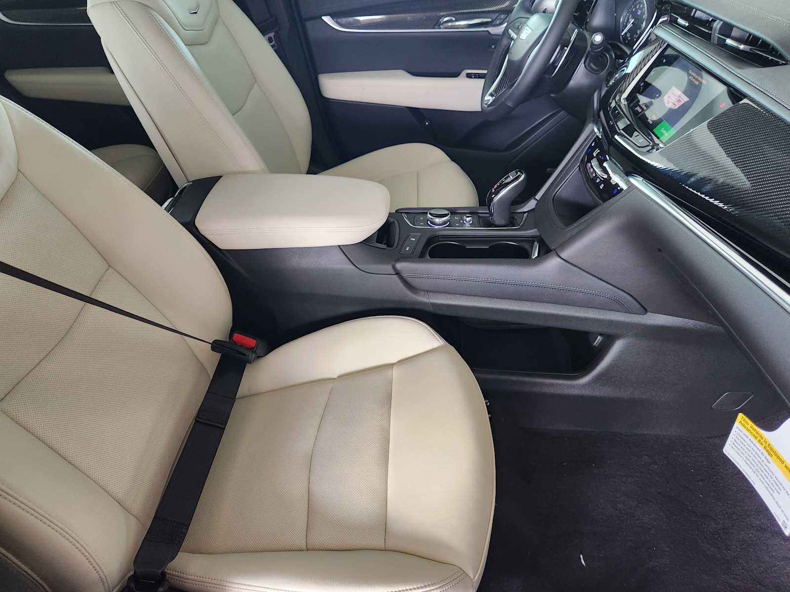 2025 Cadillac XT6 Sport photo 9