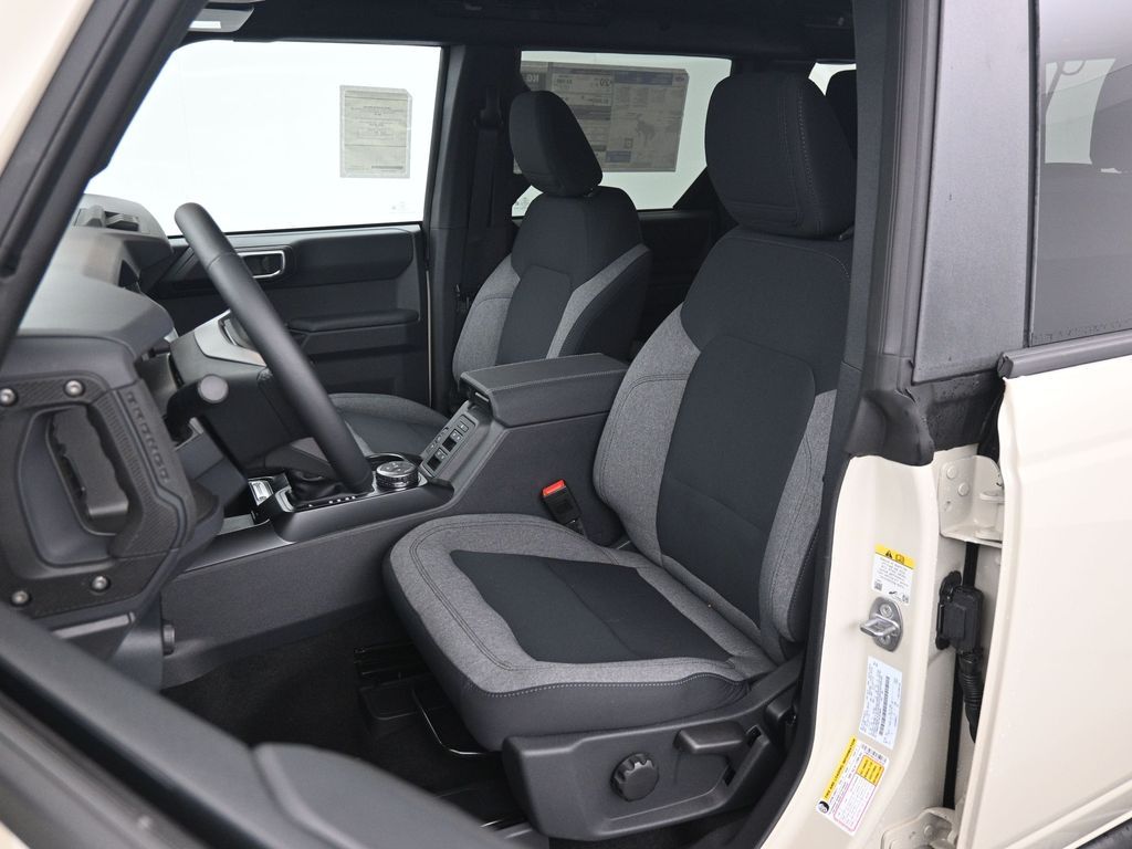 2025 Ford Bronco Big Bend photo 9