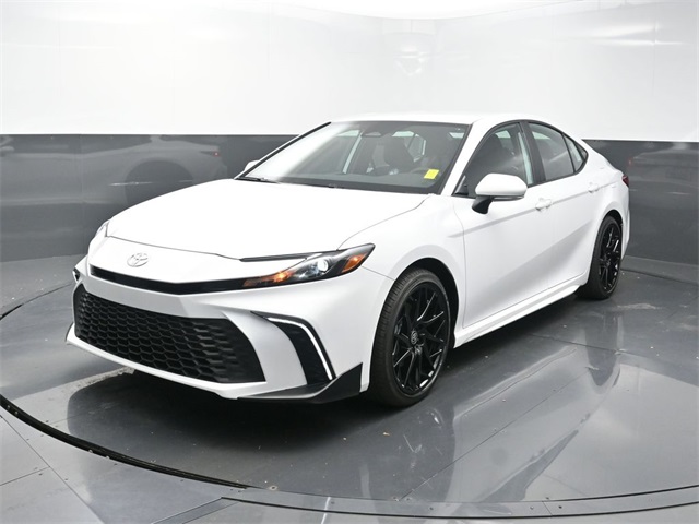 2026 Toyota Camry SE's photo