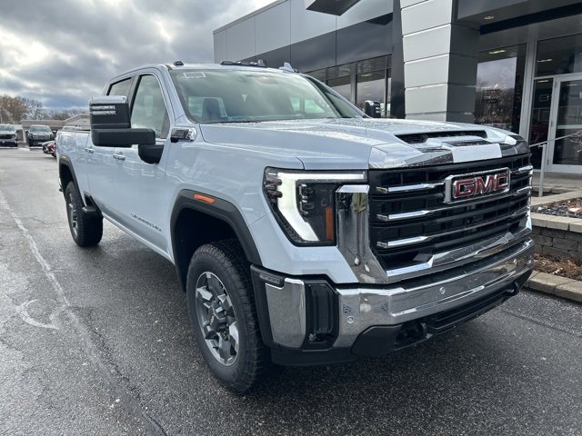 2026 GMC Sierra SLT's photo