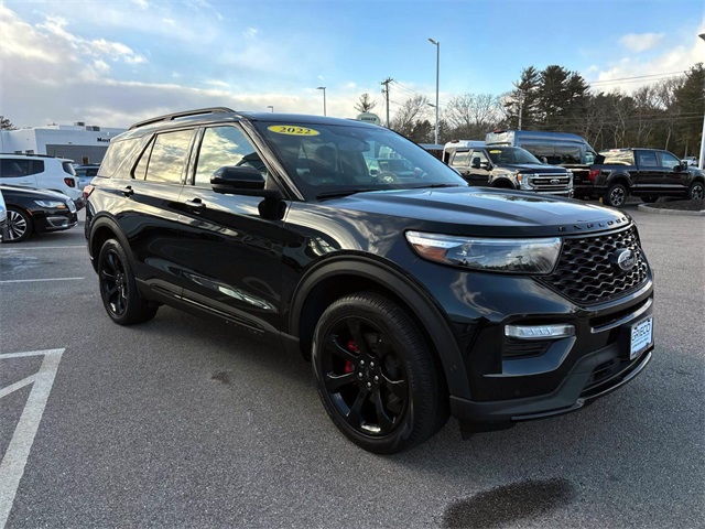 2022 Ford Explorer ST's photo