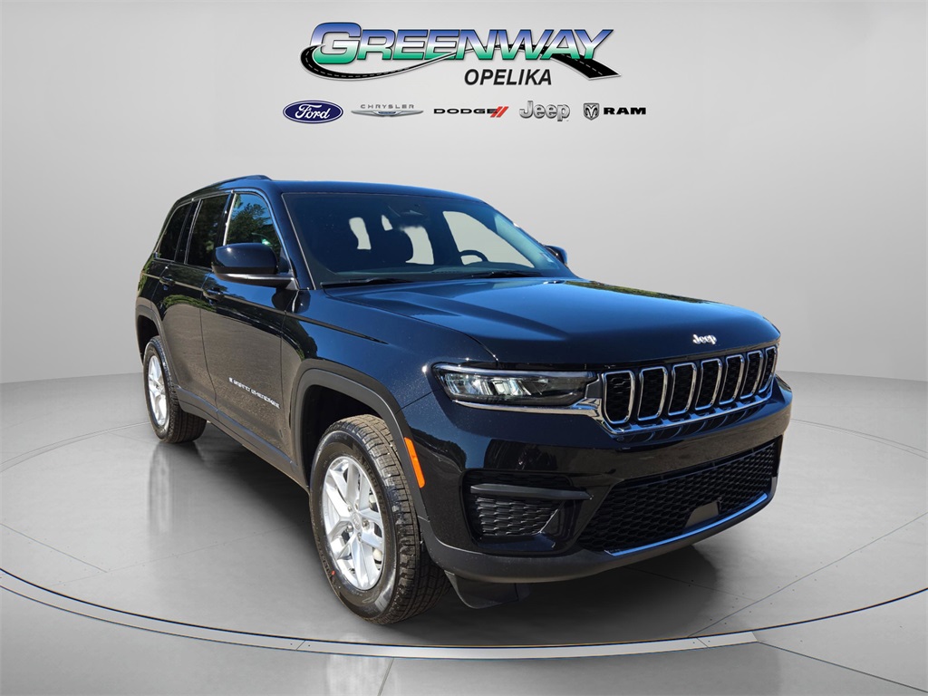 2025 Jeep Grand Cherokee Laredo's photo