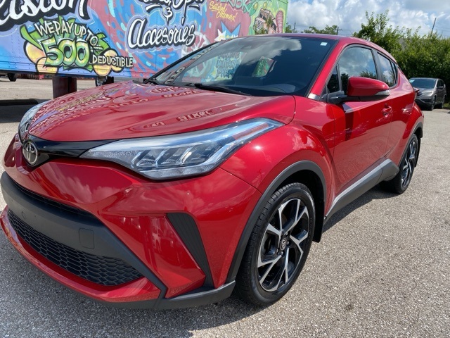 2021 Toyota C-HR LE photo 3