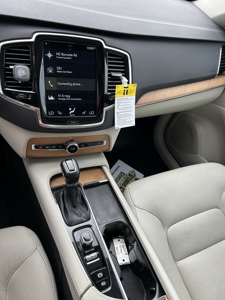 2021 Volvo XC90 T5 Momentum photo 15