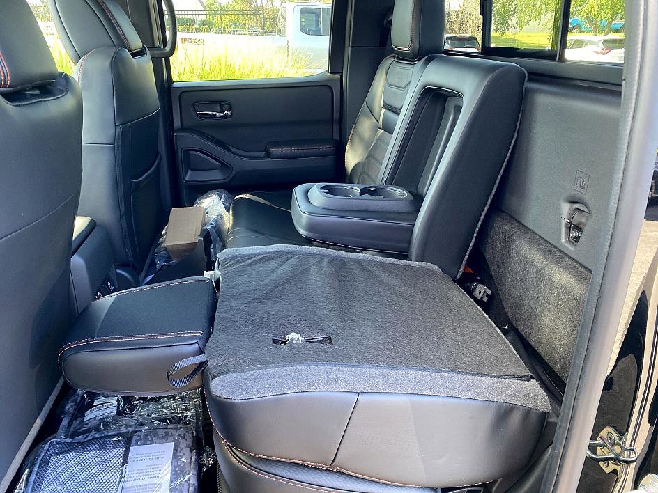 2025 Nissan Frontier PRO-4X photo 21
