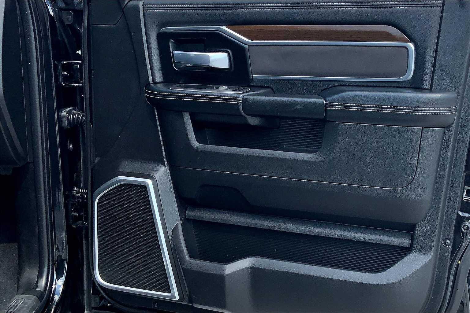 2022 Ram 2500 Laramie photo 21