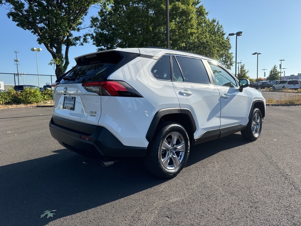 2023 Toyota RAV4 XLE photo 4