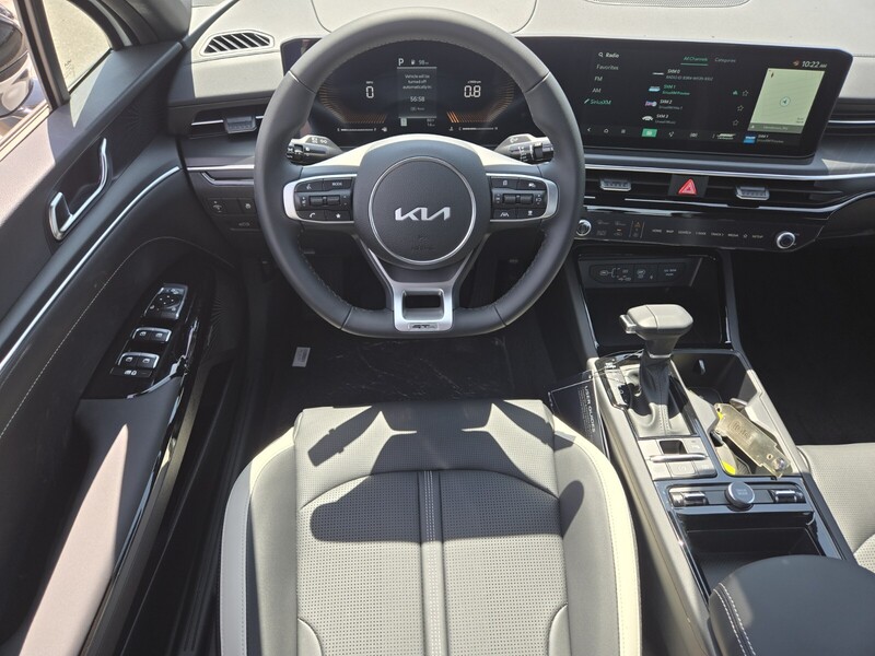 2025 Kia K5 GT-Line photo 7