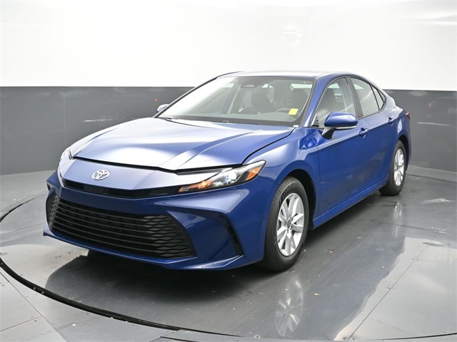 2026 Toyota Camry LE photo 3