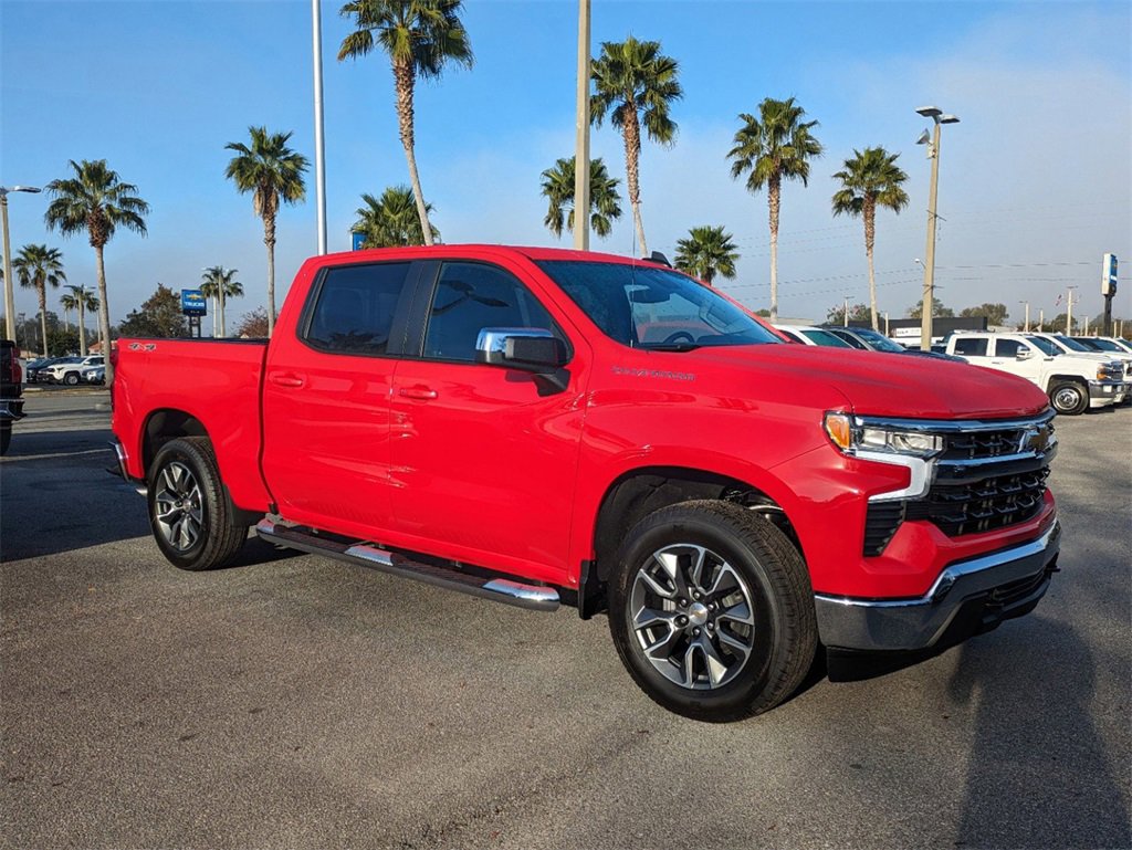 2025 Chevrolet Silverado 1500 LT photo 2