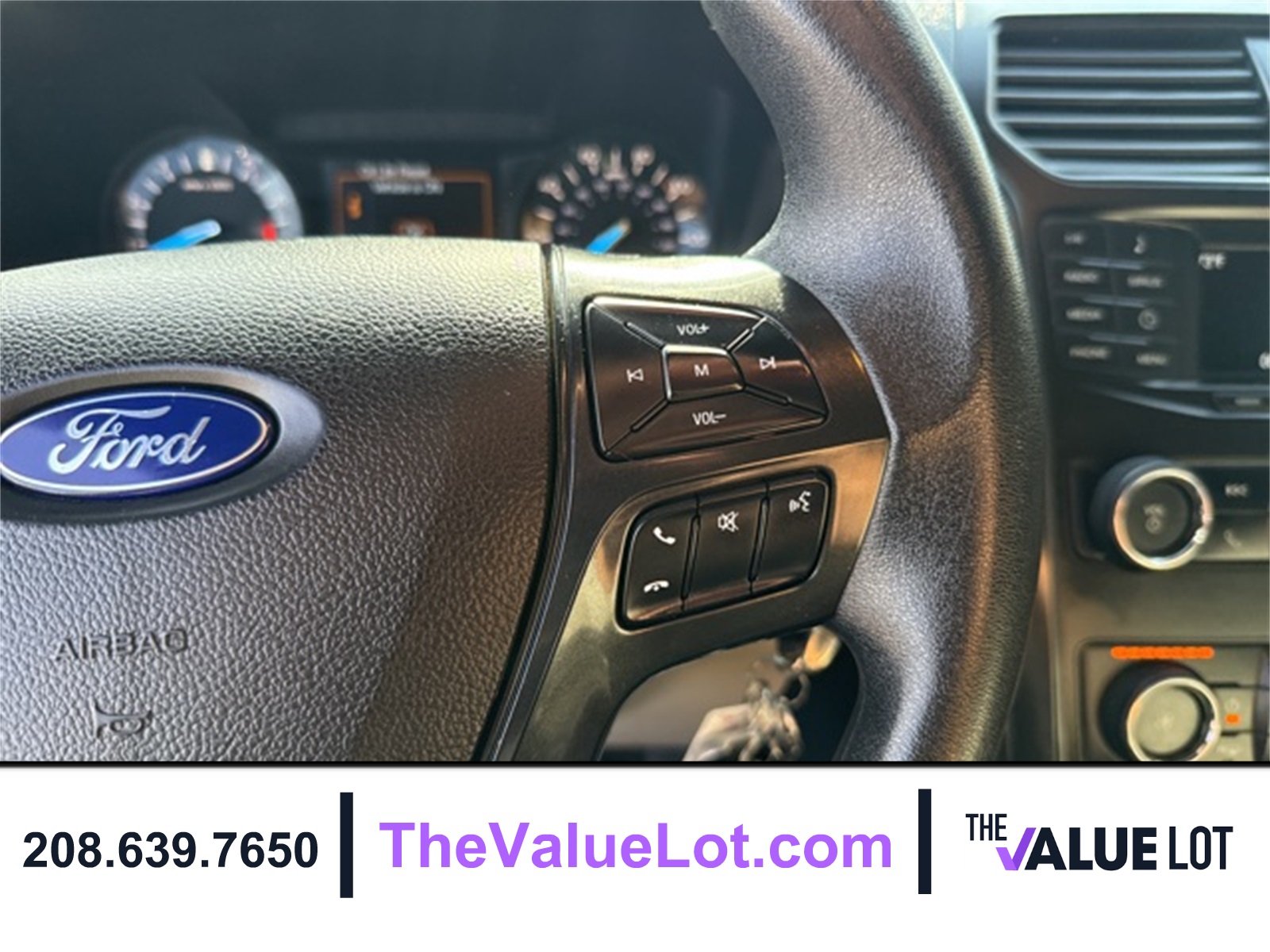 2018 Ford Explorer Base photo 23